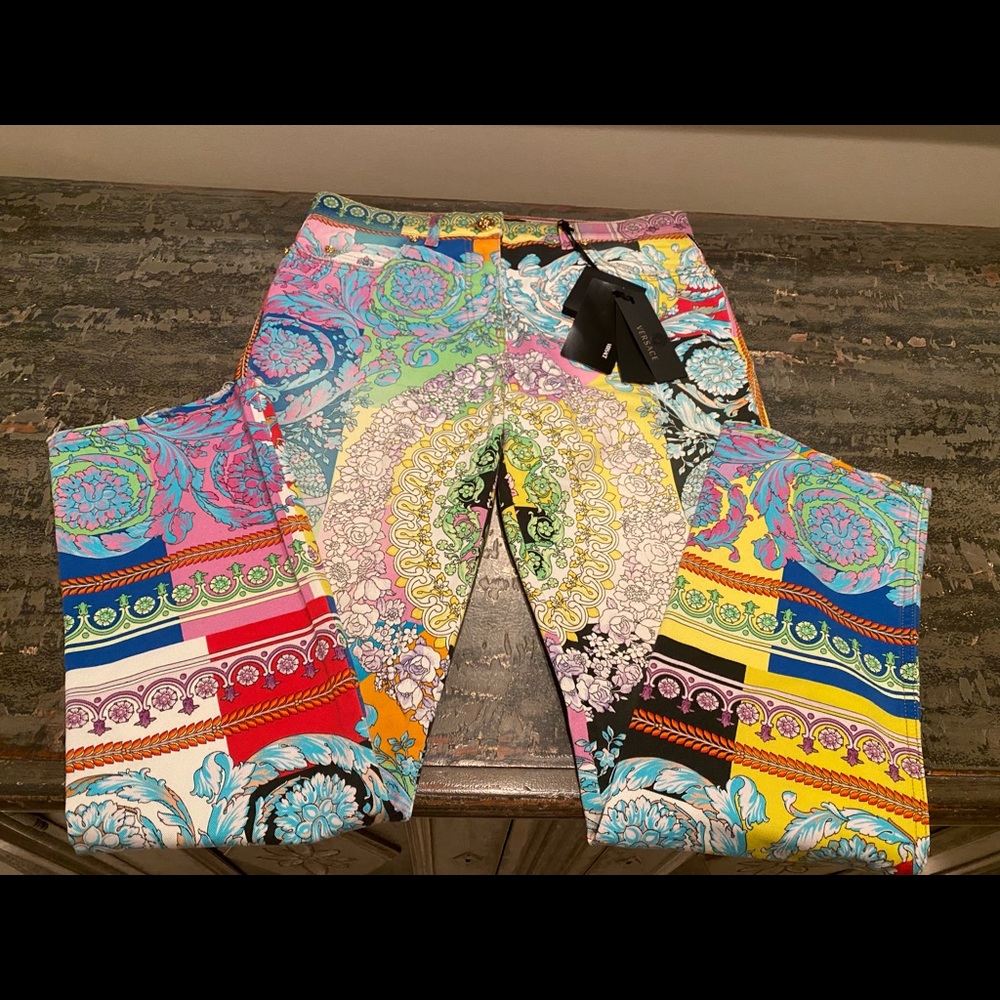 🦄🦄Authentic 2018 Collection Versace pants!!! - Picture 3 of 5